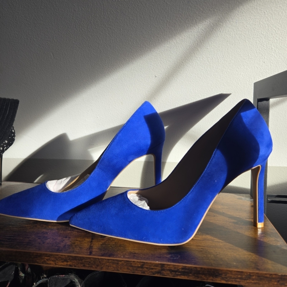 Stuart Weitzman Vibrant Blue Heels Sz 11